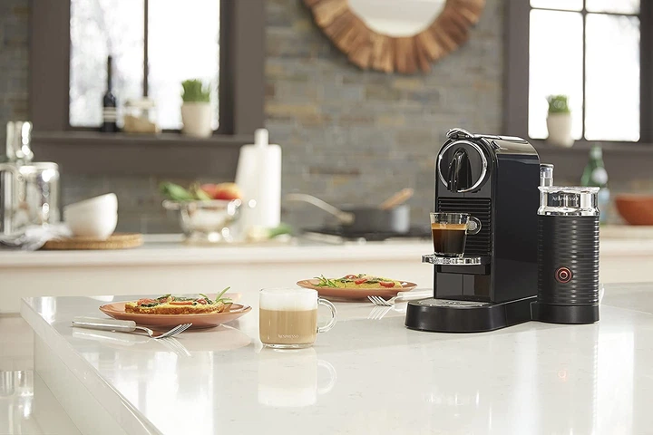 Кофемашина капсульная Nespresso Citiz and Milk Black D123 – фото