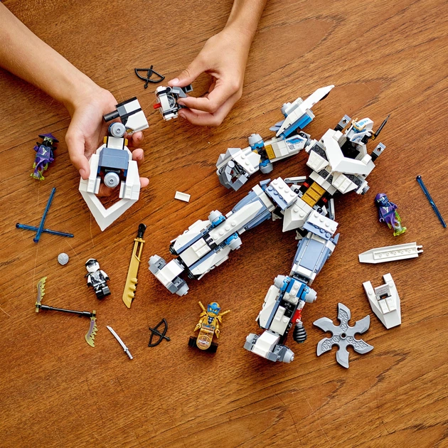 Zestaw klocków LEGO Ninjago Starcie tytanów Mech 840 elementów (71738) - obraz 4