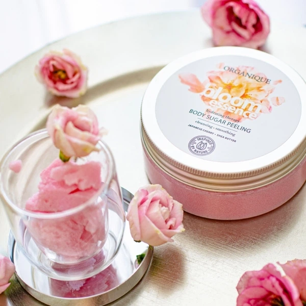 Відновлювальний сахарний пілінг для тіла Organique Bloom Essence 200мл 325110 - зображення 2