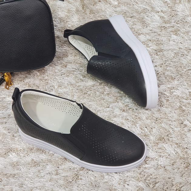 Слипоны летние перфорация на высокой танкетке экокожа черные 39, Fashion, 9005 - изображение 6