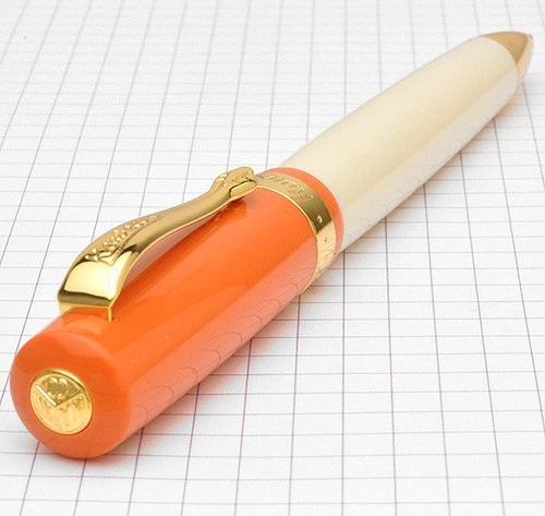 Кулькова ручка Kaweco Student 70's Soul оранжево-кремова - Фото 3 Кулькова ручка Kaweco Student 70's Soul оранжево-кремова - зображення 3