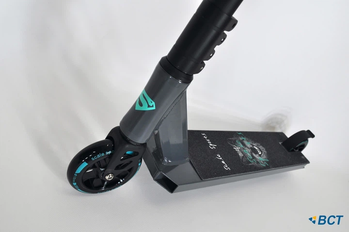 Трюковий самокат Scale Sports Deluxe Wolf сірий + пега - Фото 5 Трюковий самокат Scale Sports Deluxe Wolf сірий + пега - зображення 5