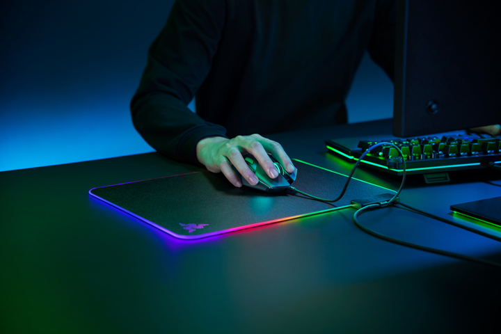 Игровая поверхность Razer Firefly V2 Speed Control (RZ02-03020100-R3M1) - изображение 6