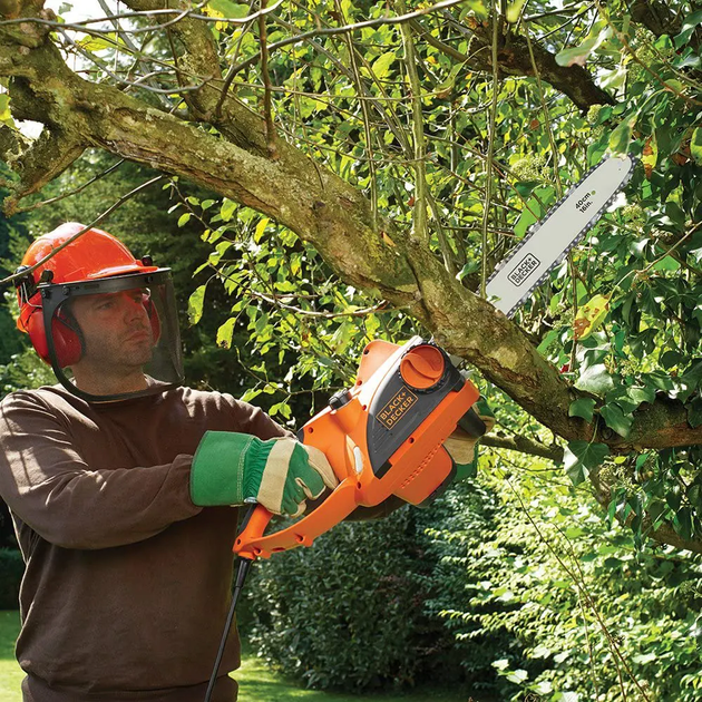 Цепная пила Black+Decker CS2040 - Фото 2 Цепная пила Black+Decker CS2040 - изображение 2