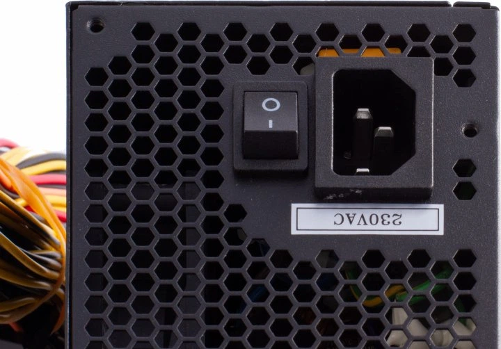 Блок живлення FSP ATX-600PNR PRO, ATX 2.3, 12cm fan, APFC, 80+, RTL (ATX-600PNR PRO) - зображення 8