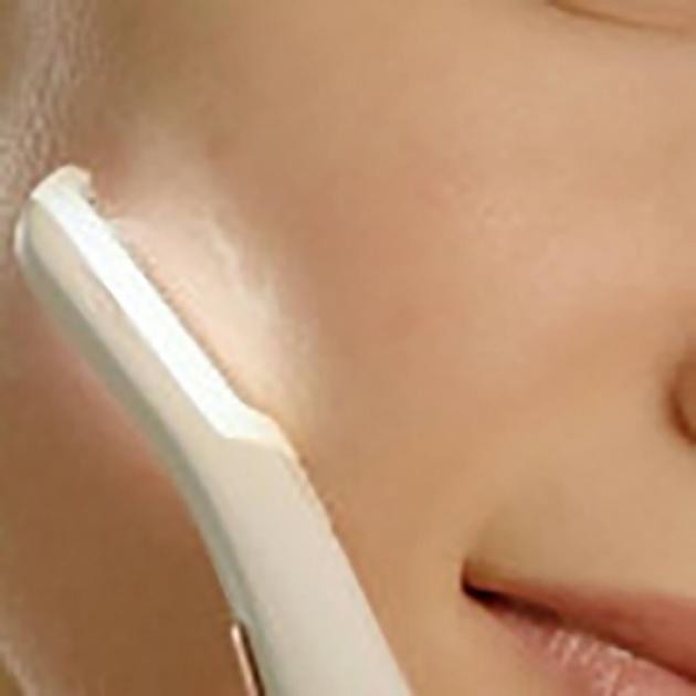 Женский мини триммер Flawless Dermaplane GLO Белый - изображение 3