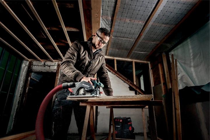 Аккумуляторная дисковая пила Metabo KS 18 LTX 57, 18 В, Каркас (Картон) 601857890 (5948) - изображение 3