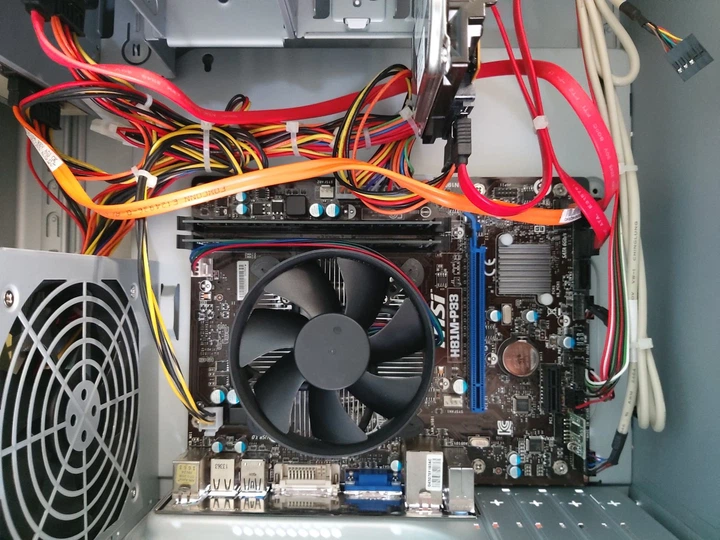 Системный блок Б/У Hyundai Pentino Silver Tower / Intel Core i3-4130 (2 (4) ядра по 3.4 GHz) / 8 GB DDR3 / 500 GB HDD / БП FSP 300W - изображение 6