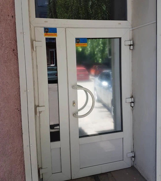Дзеркальна багаторазова сонцезахисна плівка для вікон з затемненням до 85% Комфортний Будинок Original Комплект, розмір 0,96х2,7 метра - зображення 9
