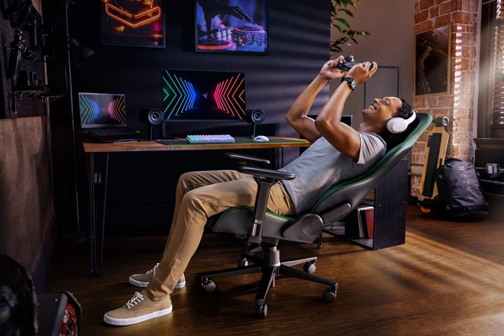 Fotel Razer Enki Black (RZ38-03720300-R3G1) - obraz 8