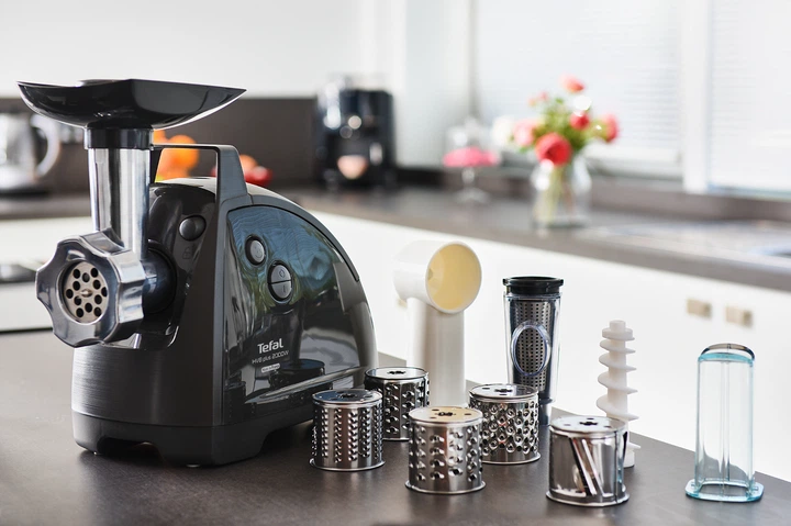 М'ясорубка з насадкою для томатів Tefal NE685838 – фото, відгуки