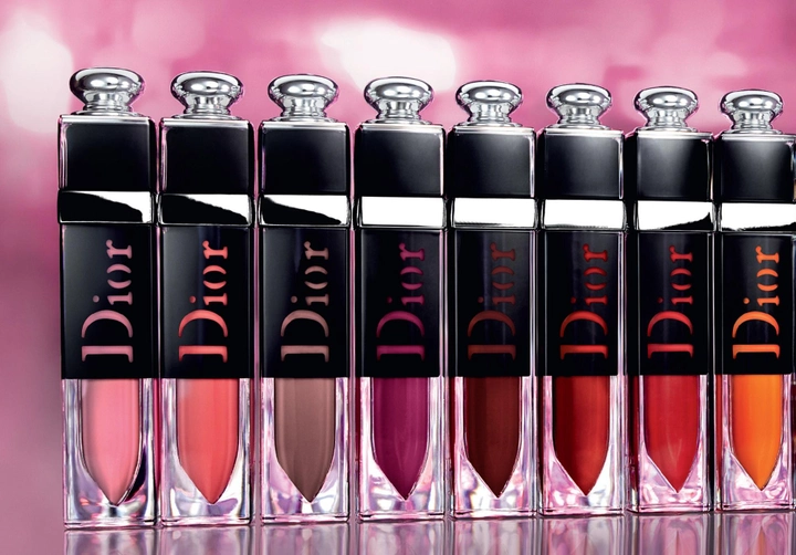 Купить DIOR Лаковый тинт с эффектом увеличения губ Dior Addict Lacquer  Plump для женщин по цене 1 998 руб в Новосибирске