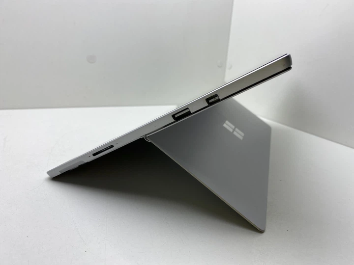 Планшет Microsoft Surface Pro 5 1796  IPS  Core I5  240 GB  8