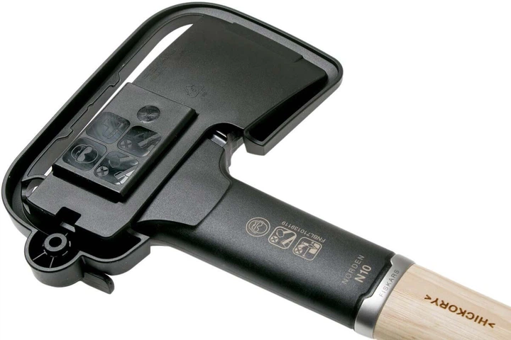 Подарочный набор Fiskars Norden chopping axe N10 + sharpener SET (1052276) - Фото 6 Подарочный набор Fiskars Norden chopping axe N10 + sharpener SET (1052276) - изображение 6