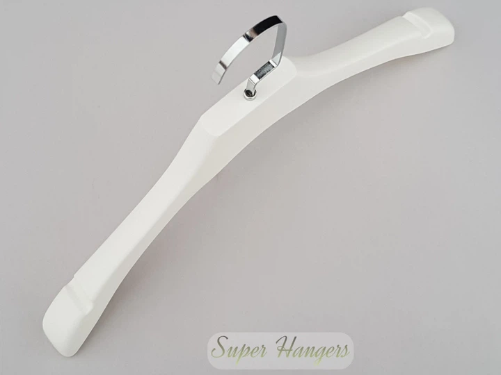 Плечики вешалки Hanger TZ006539 39 см белого цвета пластмассовые под дерево - Фото 5 Плечики вешалки Hanger TZ006539 39 см белого цвета пластмассовые под дерево - изображение 5
