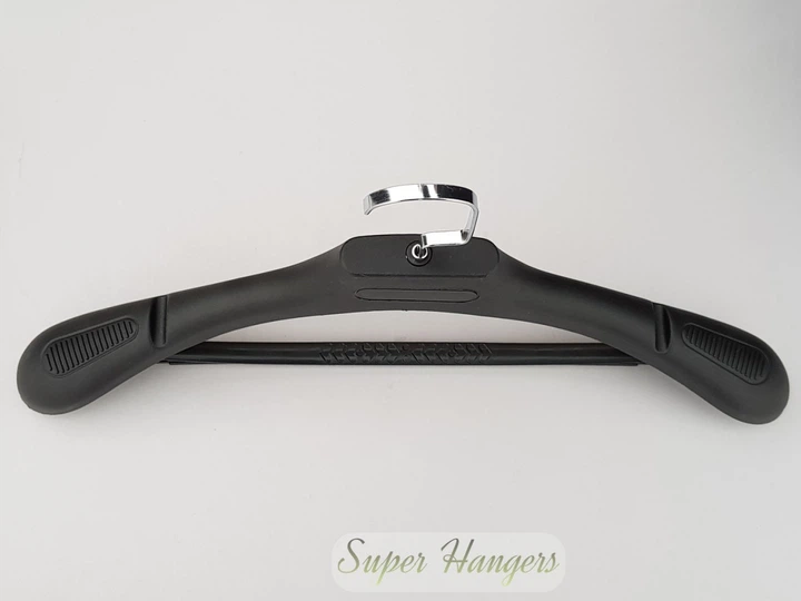 Плічка вішалки Hanger TZP6682 44 см пластмасові з широким ребристим плечем і поперечиною чорні - зображення 5