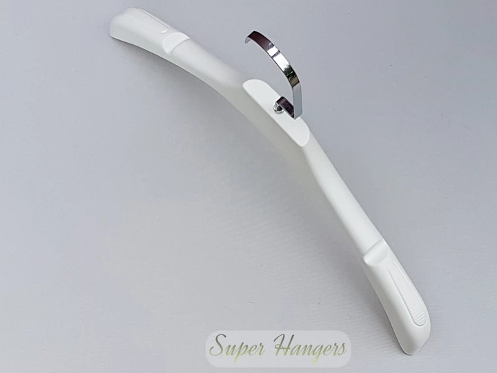 Плечики вешалки Hanger TZF1101 39 см белого цвета пластмассовые с ребристым плечом - Фото 3 Плечики вешалки Hanger TZF1101 39 см белого цвета пластмассовые с ребристым плечом - изображение 3