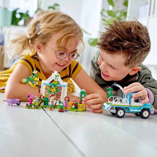 Zestaw klocków LEGO Friends Furgonetka do sadzenia drzew 336 elementów (41707) - obraz 3