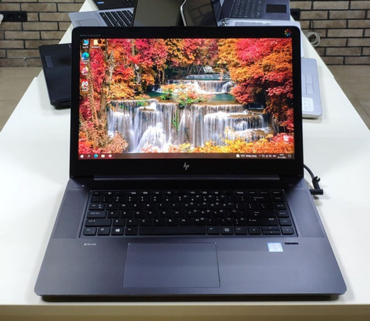 高性能HP ZBook Studio G4 i7-7th 32GB 1TB Ноутбук HP ZBook Studio G4/i7-7820HQ (7gen)/32 RAM/SSD 1 Tb