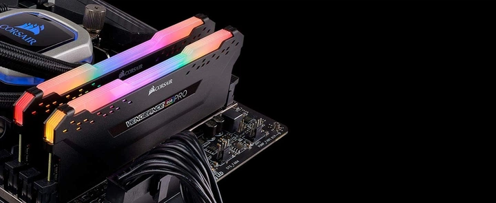 Pamięć Corsair DDR4-3000 32768MB PC4-24000 (Kit of 2x16384) Vengeance RGB PRO Black (CMW32GX4M2D3000C16) - obraz 4