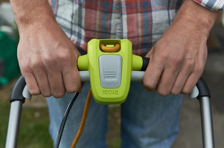 Газонокосилка Ryobi RLM13E33S 1300Вт EasyEdge - Фото 4 Газонокосилка Ryobi RLM13E33S 1300Вт EasyEdge - изображение 4