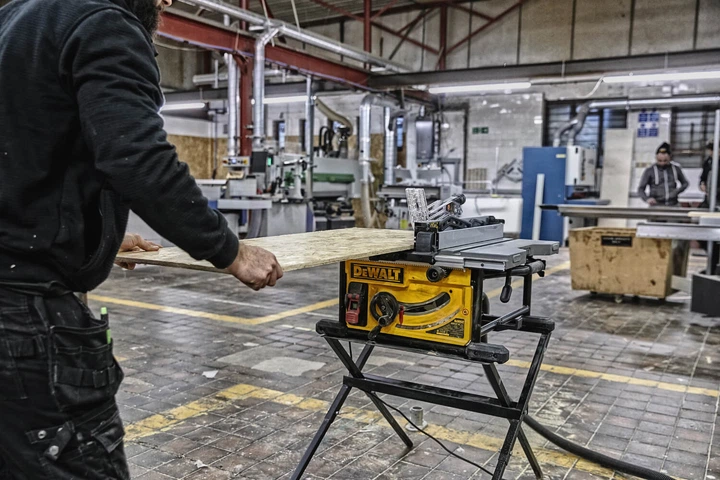 Pilarka stołowa DeWalt DWE7492 (DWE7492) - obraz 8