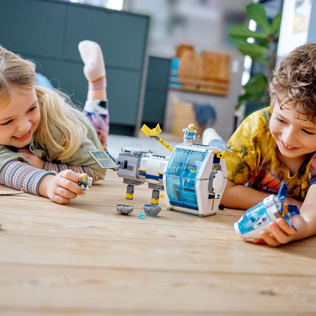 Конструктор LEGO City Space Місячна космічна станція 500 деталей (60349) - зображення 3