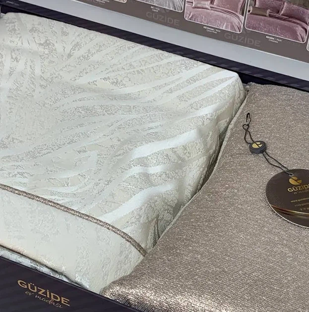 Винтажное жаккардовое покрывало с наволочками GUZIDE BELLA ECRU 260х260см светло коричневый и декоративной подушкой - Фото 2 Винтажное жаккардовое покрывало с наволочками GUZIDE BELLA ECRU 260х260см светло коричневый и декоративной подушкой - изображение 2