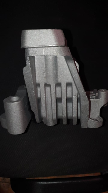 Подушка двигуна передня права Jeep Cherokee KL 3.2 L 68192832AF 2014-18 р. - зображення 2