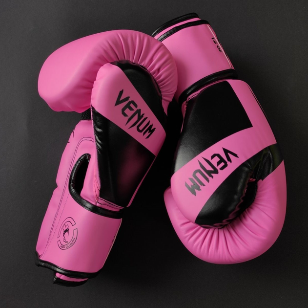 Качественные боксерские перчатки Венум VENUM на липучке для тренировок .
