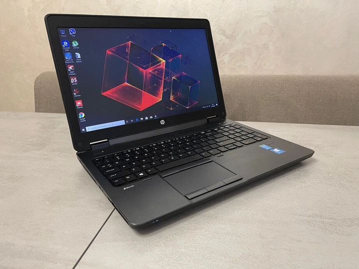 Мобильная рабочая станция HP ZBook 15 / 15.6" (1920x1080) TN / Intel Core i7-4800MQ (4 (8) ядра по 2.7 - 3.7 GHz) / 16 GB DDR3 / 120 GB SSD + 500 GB HDD / nVidia Quadro K1100M, 2 GB GDDR5, 128-bit / WebCam б/у - Фото 4 Мобильная рабочая станция HP ZBook 15 / 15.6" (1920x1080) TN / Intel Core i7-4800MQ (4 (8) ядра по 2.7 - 3.7 GHz) / 16 GB DDR3 / 120 GB SSD + 500 GB HDD / nVidia Quadro K1100M, 2 GB GDDR5, 128-bit / WebCam б/у - изображение 4