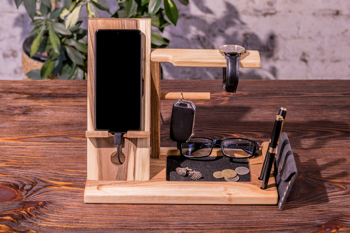 Подставка органайзер держатель для телефона из дерева на рабочий стол