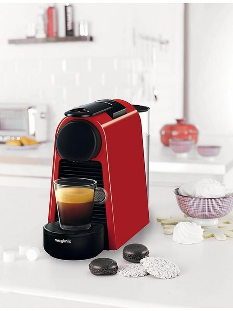Nespresso Essenza Mini レッド　2021年製 Кофеварка капсульная Nespresso Essenza Mini D30 Red