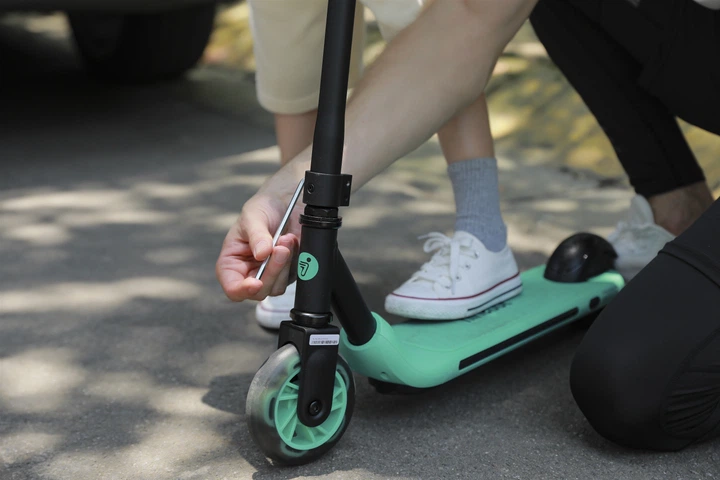 Hulajnoga elektryczna Segway Ninebot A6 Turquoise (AA.00.0011.62) - obraz 13