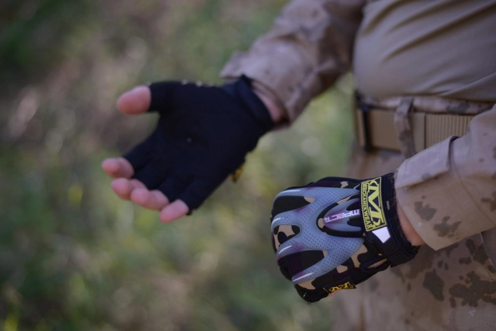 Рукавички тактичні військово армійські безпалі M-PACT із захистом кісточок кулака дихаючі бойові XL Зелений - зображення 1