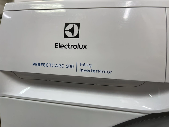 Компактна пральна машина Electrolux PerfectCare 600 Б/У - зображення 11