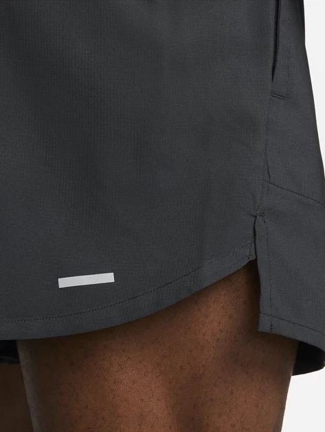 Спортивные шорты мужские Nike Dri-Fit Stride DM4755-010 2XL Черные (195870397944) - изображение 7