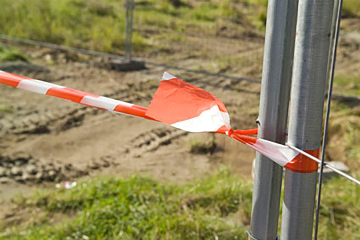 Барьерная лента HPX Barrier Tape для ограждения территорий 50 мм х 50 м Бело-красная (B5050) - изображение 5