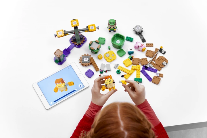 Zestaw klocków LEGO Super Mario Zestaw startowy Przygody z Luigim 280 elementów (71387) - obraz 9