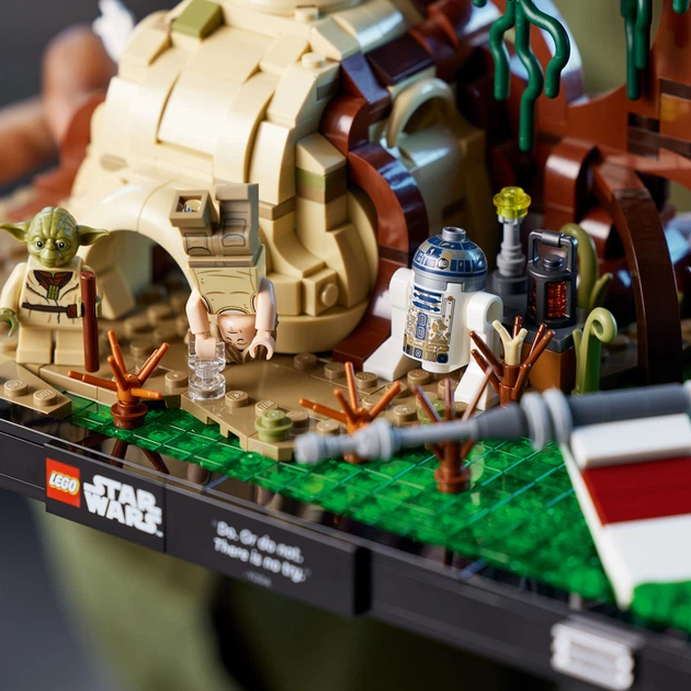 Конструктор LEGO Star Wars Діорама "Джедайські тренування на Дагобі" 1000 деталей (75330) - зображення 5