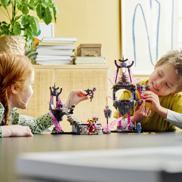 Zestaw klocków LEGO Ninjago Świątynia Kryształowego Króla 703 elementy (71771) - obraz 3