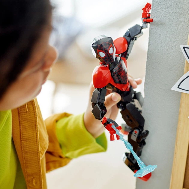Zestaw klocków LEGO Super Heroes Figurka Milesa Moralesa 238 elementów (76225) - obraz 4