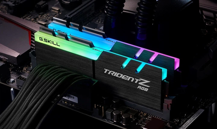 Память G.Skill 32 GB (2x16GB) DDR4 3200 MHz Trident Z RGB (F4 Память G.Skill 32 GB (2x16GB) DDR4 3200 MHz Trident Z RGB (F4