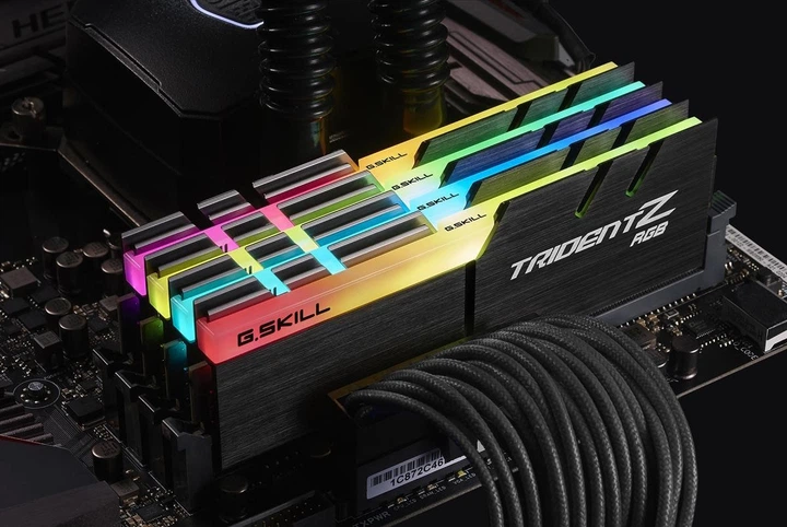 Память G.Skill 32 GB (2x16GB) DDR4 3200 MHz Trident Z RGB (F4