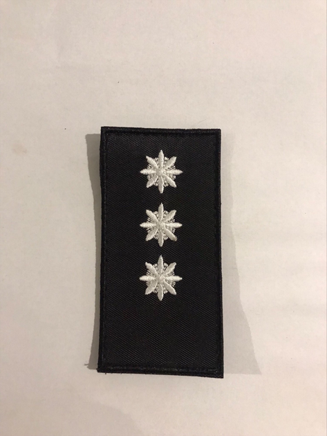 Пагон Шеврони з вишивкой Старший лейтенант поліції (чорний фон-білі зірки) роз. 10*5 см - зображення 1