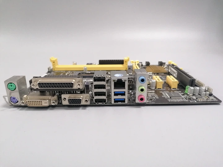 Материнська плата Asus H81M-C (s1150/H81/2xDDR3) БО - Фото 2 Материнська плата Asus H81M-C (s1150/H81/2xDDR3) БО - зображення 2