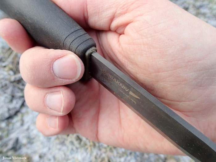 Ніж Morakniv Bushcraft Black Carbon Steel Вуглецева сталь Чорний клинок - изображение 14