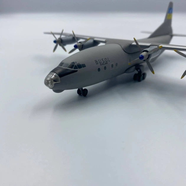 Модель літака: Антонов Ан-12 Busol Airline UR-11348 - зображення 5