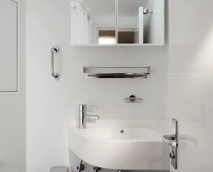 Поручень для ванної GROHE Essentials 349мм прямий метал хром 40421001 - зображення 4