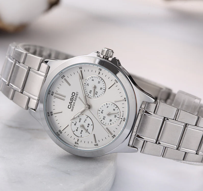 Стильные женские часы Casio LTP-V300D-7AUDF Серебристые с белым - изображение 2
